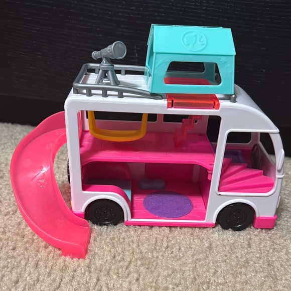 Barbie Pet Camper Playset - Picture 4 of 6
